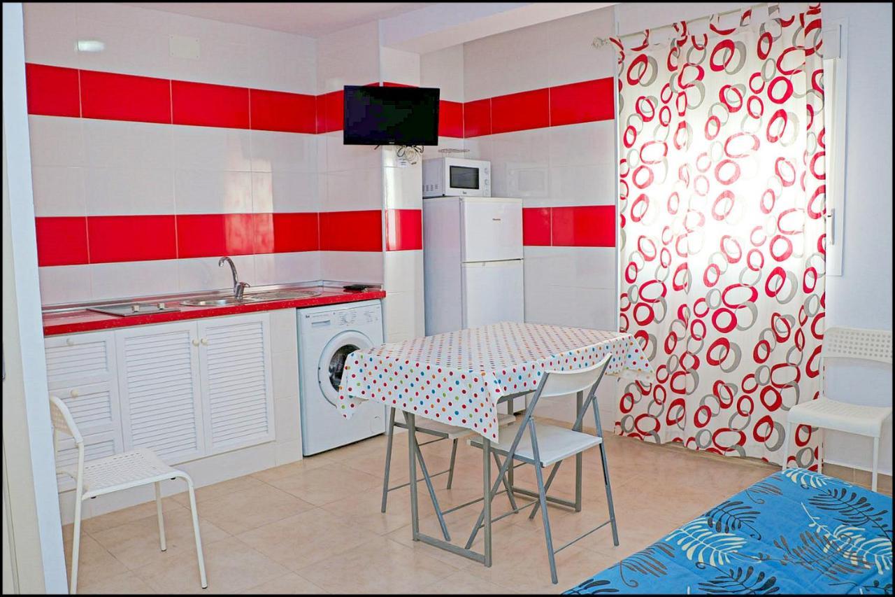 Apartamento Con Wifi En El Centro Conil De La Frontera Bagian luar foto
